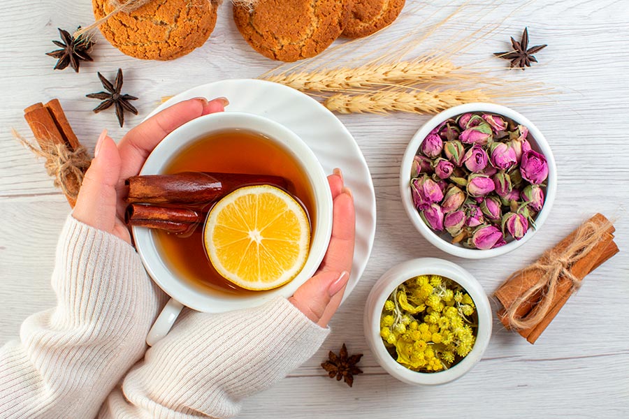 Melhores chás e remédios caseiros para aliviar a ansiedade
