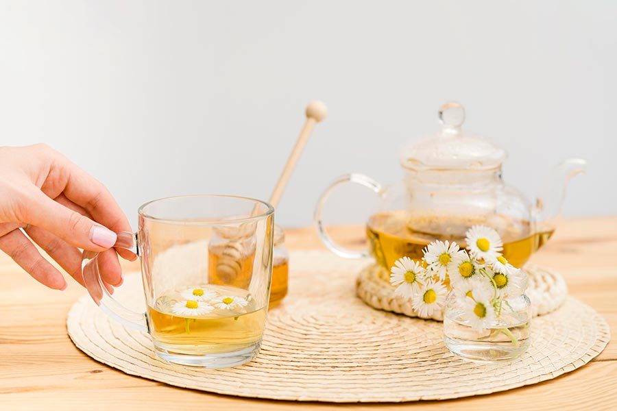 Melhores chás e remédios caseiros para aliviar a ansiedade