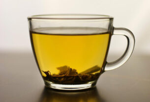 Benefícios do chá de melissa para a saúde